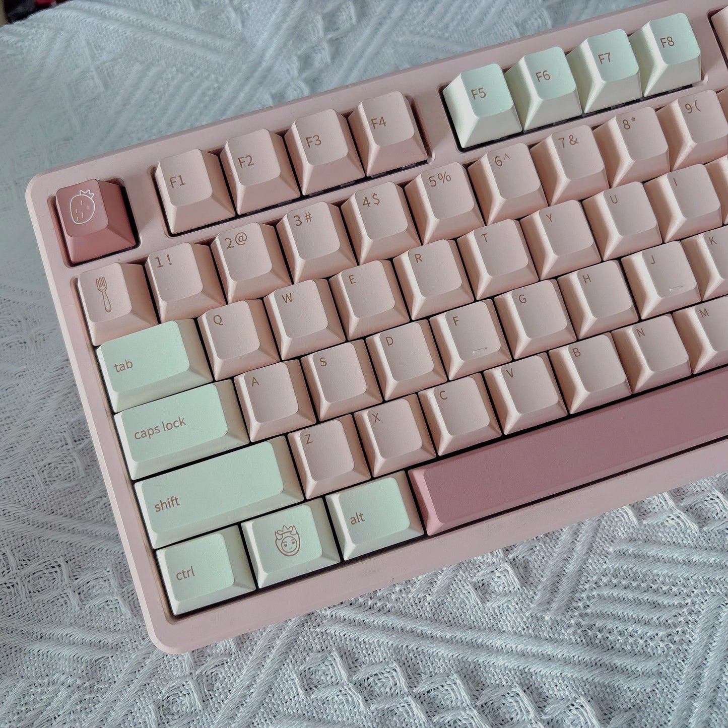 QTUO Strawberry shortcake Bunny Keycaps Cherry Profiles
